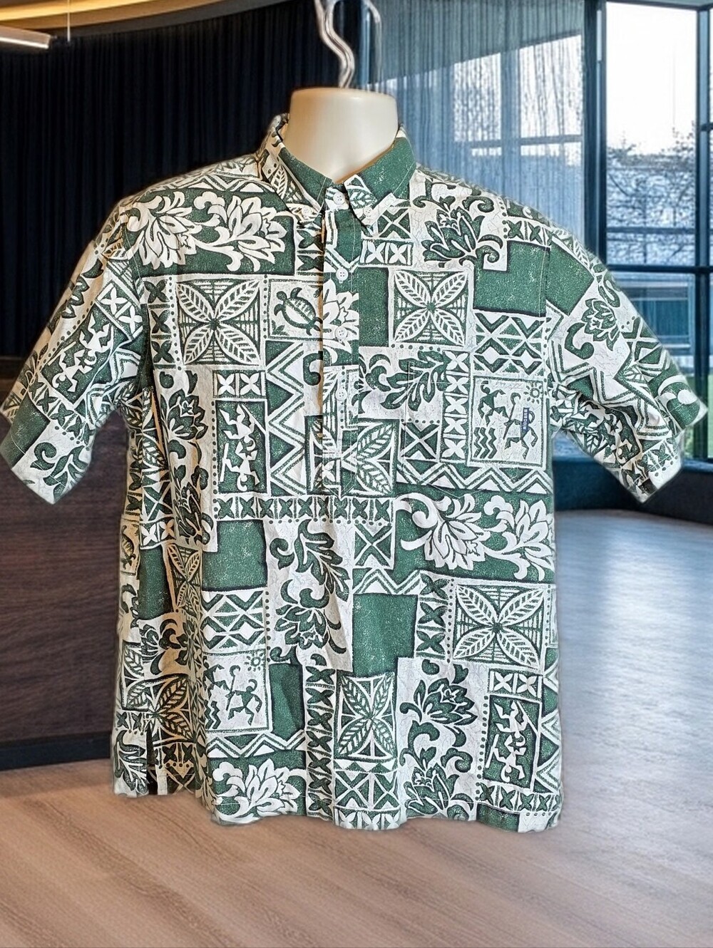 286. VTG Riggers Hawaii Green Tribal Tapa Print Aloha Shirt - Size M
